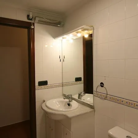 Funcional, Minimalista Y Muy Centrico Lejlighed *